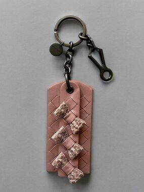 Bottega Veneta Exclusive Pink Intrecciato Leather Bow Bag Charm Key Ring